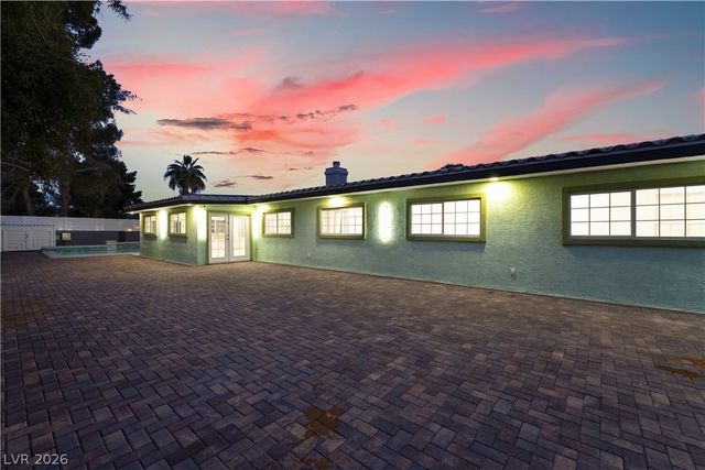 3160 East Viking Road, Las Vegas, NV 89121