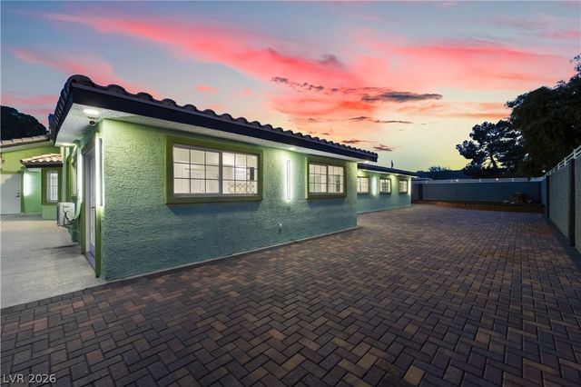 3160 East Viking Road, Las Vegas, NV 89121