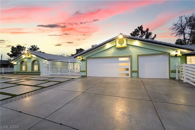 3160 East Viking Road, Las Vegas, NV 89121