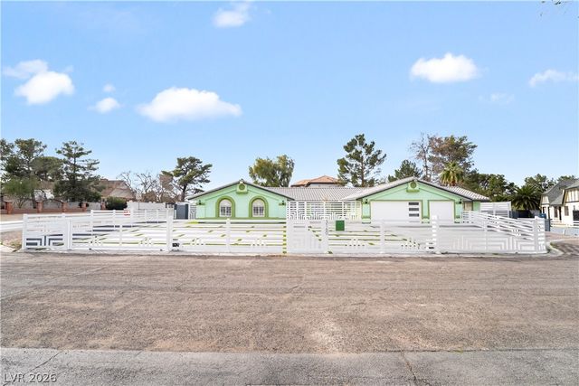 3160 East Viking Road, Las Vegas, NV 89121