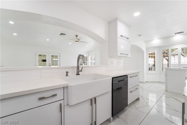 3160 East Viking Road, Las Vegas, NV 89121