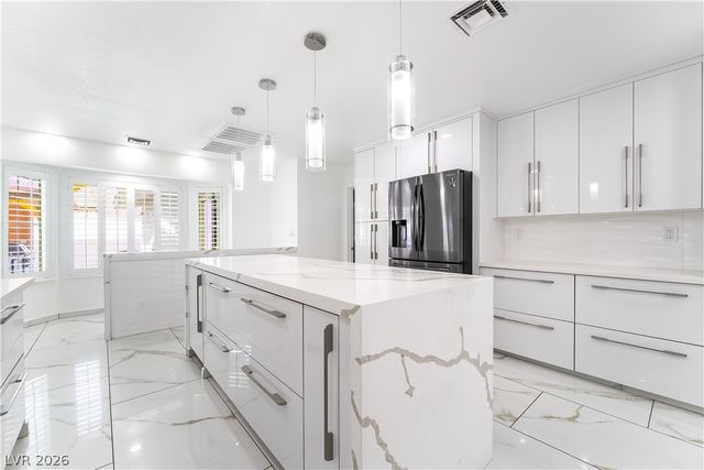 3160 East Viking Road, Las Vegas, NV 89121