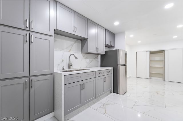 3160 East Viking Road, Las Vegas, NV 89121