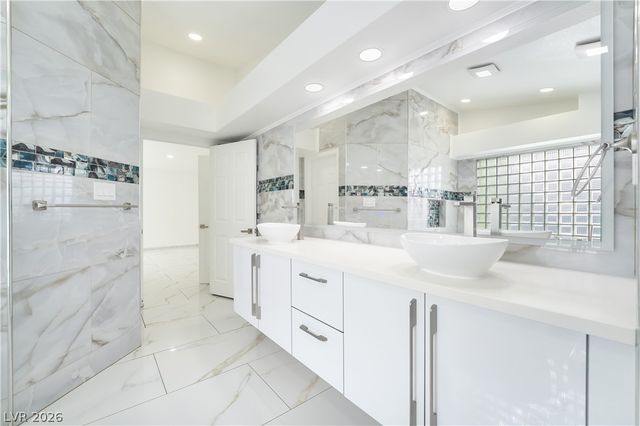 3160 East Viking Road, Las Vegas, NV 89121