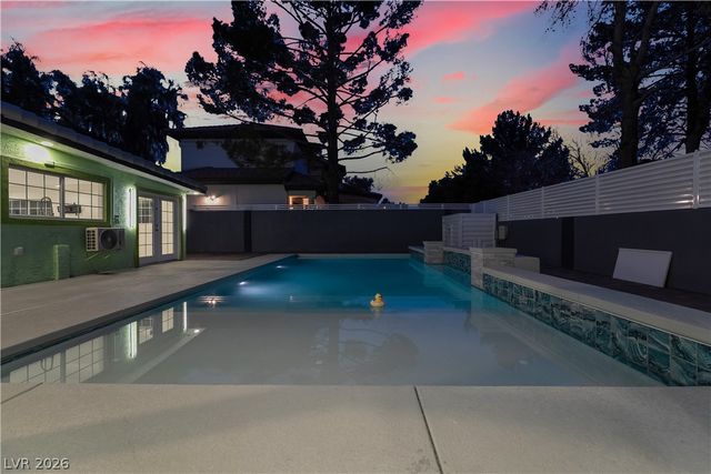 3160 East Viking Road, Las Vegas, NV 89121