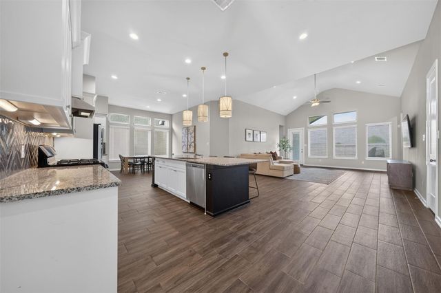 12423 Washington Way, Tomball, TX 77375