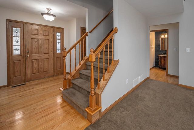 1632 Auburn COURT, Waukesha, WI 53189