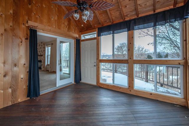 1632 Auburn COURT, Waukesha, WI 53189