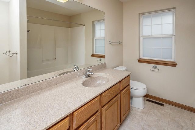 1632 Auburn COURT, Waukesha, WI 53189