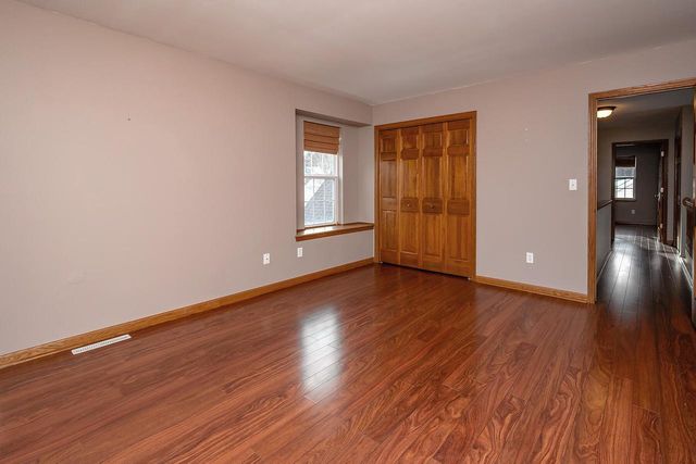 1632 Auburn COURT, Waukesha, WI 53189