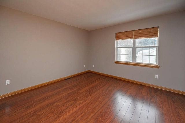 1632 Auburn COURT, Waukesha, WI 53189