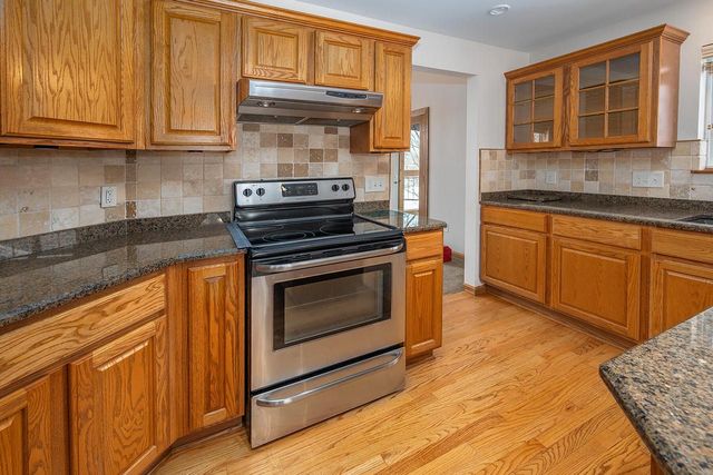 1632 Auburn COURT, Waukesha, WI 53189