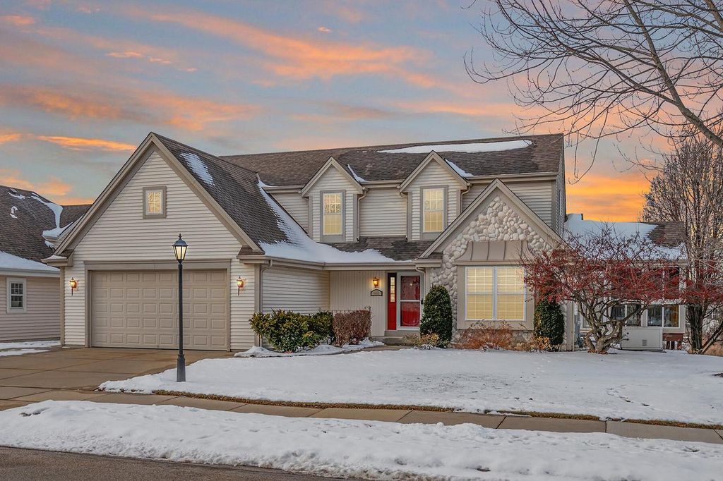 1632 Auburn COURT, Waukesha, WI 53189