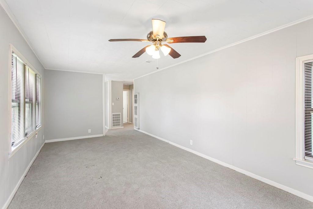 1202 13th Street N, Texas City, TX 77590