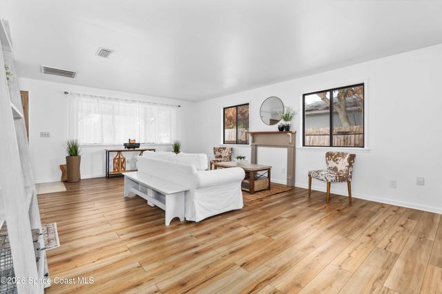 21 Branch Street, Melbourne, FL 32901