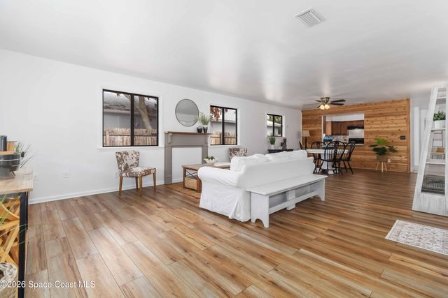 21 Branch Street, Melbourne, FL 32901