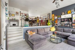 21901 Lassen 118, Chatsworth, CA 91311