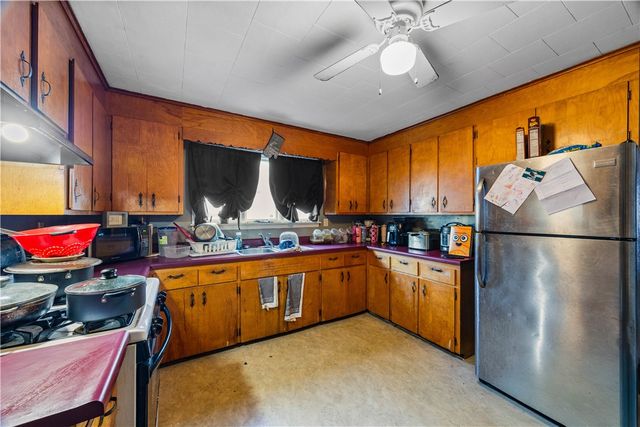 17 Jackson Street, Lyons, NY 14489