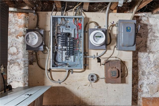 17 Jackson Street, Lyons, NY 14489