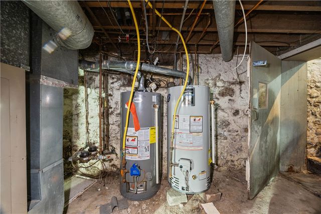 17 Jackson Street, Lyons, NY 14489