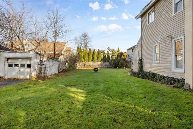 17 Jackson Street, Lyons, NY 14489