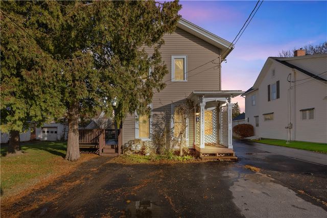 17 Jackson Street, Lyons, NY 14489