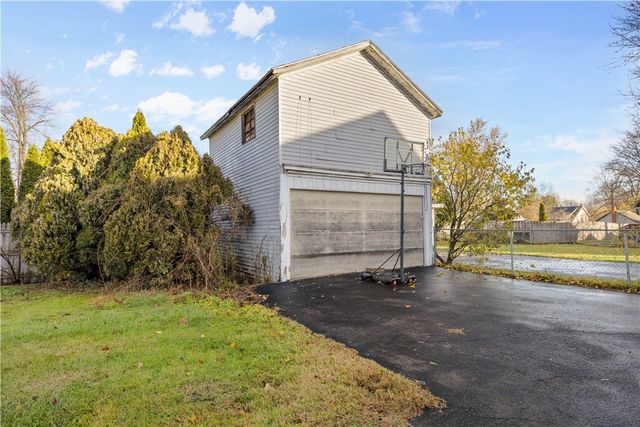 17 Jackson Street, Lyons, NY 14489