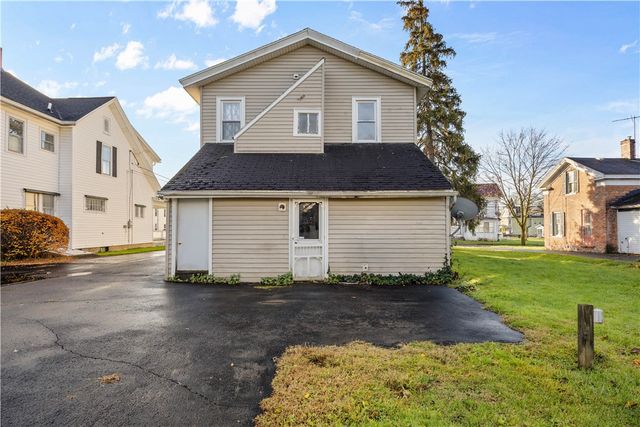 17 Jackson Street, Lyons, NY 14489