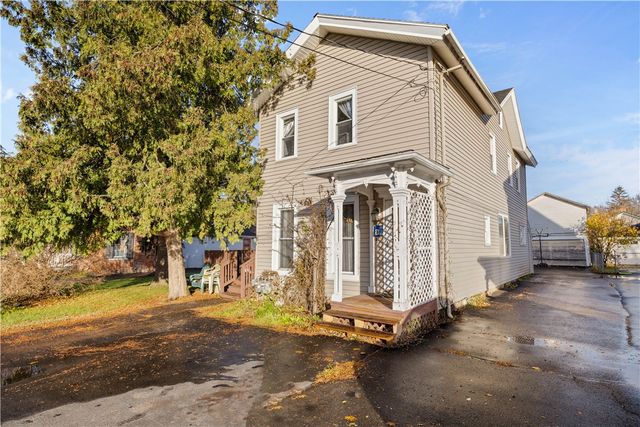 17 Jackson Street, Lyons, NY 14489