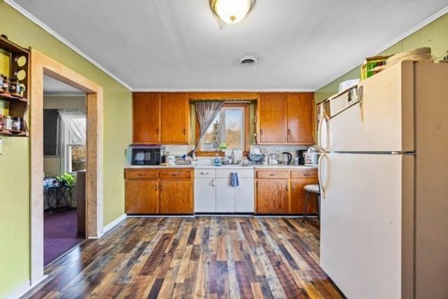 17 Jackson Street, Lyons, NY 14489