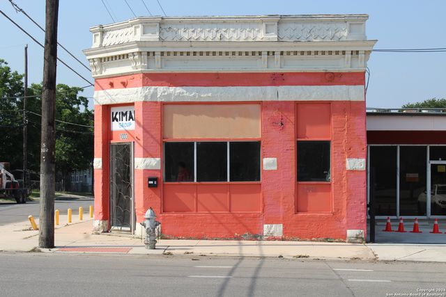 1000 CINCINNATI AVE, San Antonio, TX 78201