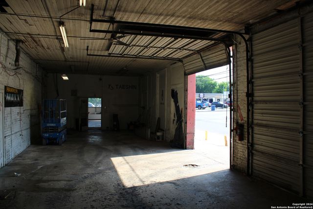 1000 CINCINNATI AVE, San Antonio, TX 78201