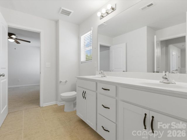 17033 Carolina Pine Row, Charlotte, NC 28278