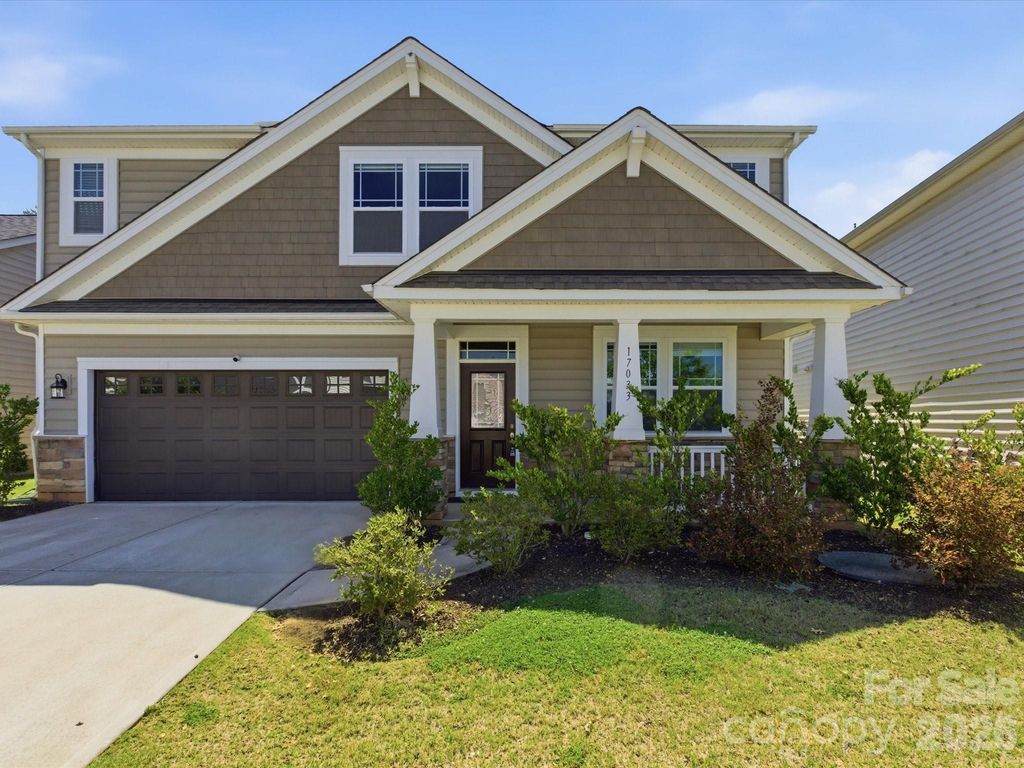17033 Carolina Pine Row, Charlotte, NC 28278