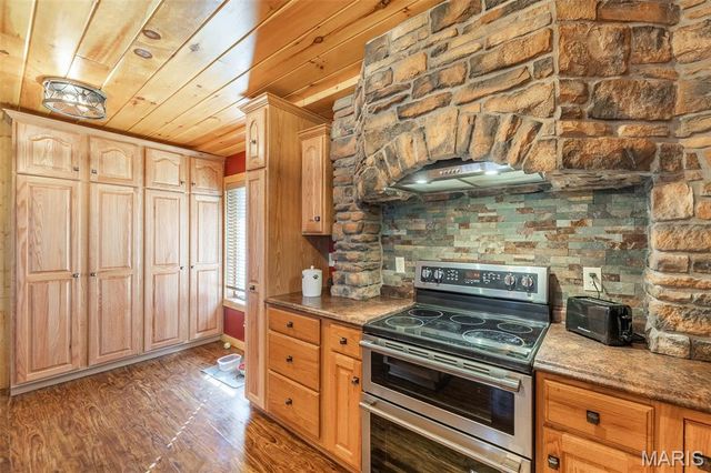 696 Radcliff Lane, Poplar Bluff, MO 63901