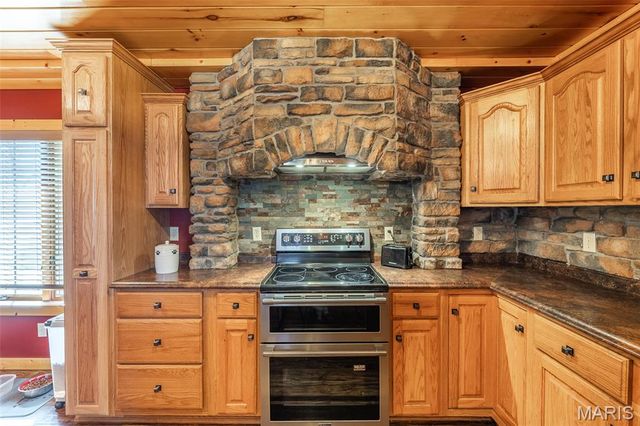 696 Radcliff Lane, Poplar Bluff, MO 63901