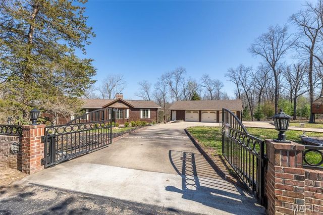 696 Radcliff Lane, Poplar Bluff, MO 63901