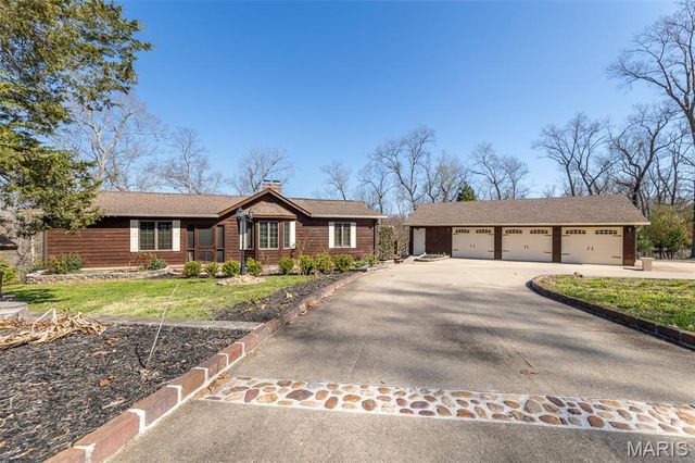 696 Radcliff Lane, Poplar Bluff, MO 63901