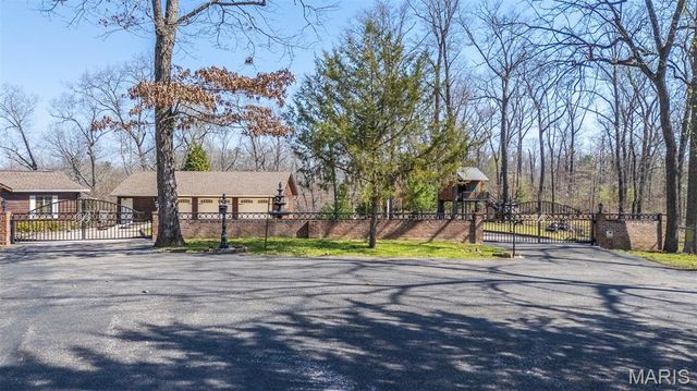 696 Radcliff Lane, Poplar Bluff, MO 63901