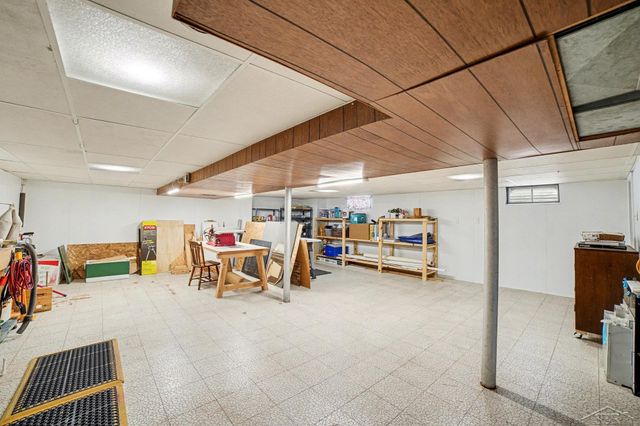 907 Michigan Avenue, Bay City, MI 48708