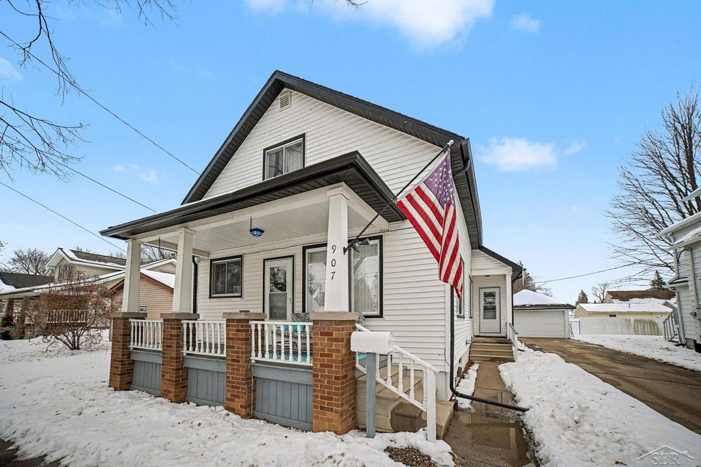 907 Michigan Avenue, Bay City, MI 48708