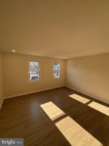 37 HERON CT, Newark, DE 19702