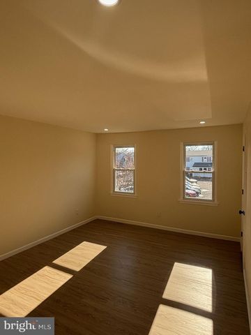 37 HERON CT, Newark, DE 19702