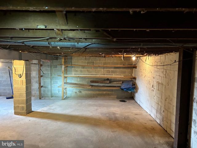 37 HERON CT, Newark, DE 19702