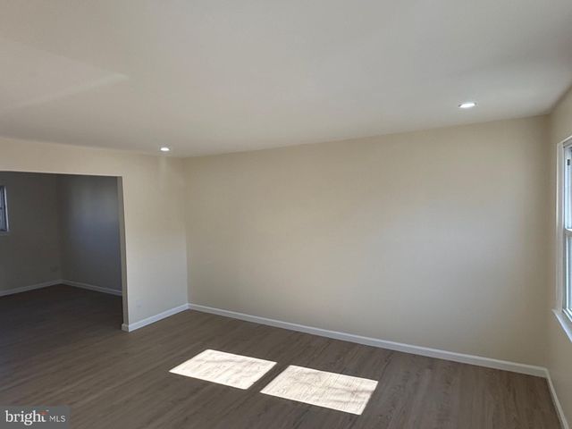 37 HERON CT, Newark, DE 19702