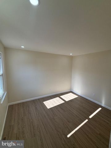 37 HERON CT, Newark, DE 19702