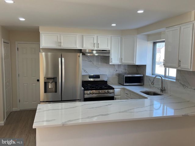 37 HERON CT, Newark, DE 19702