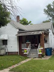 1707 E Moffat Avenue, Springfield, IL 62702