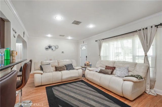 568 South Street, Glendale, CA 91202
