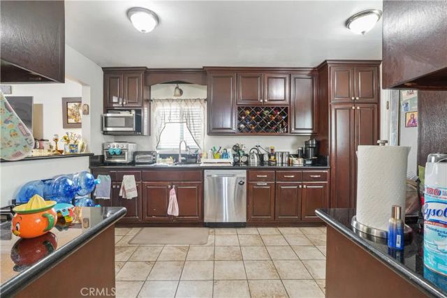 568 South Street, Glendale, CA 91202